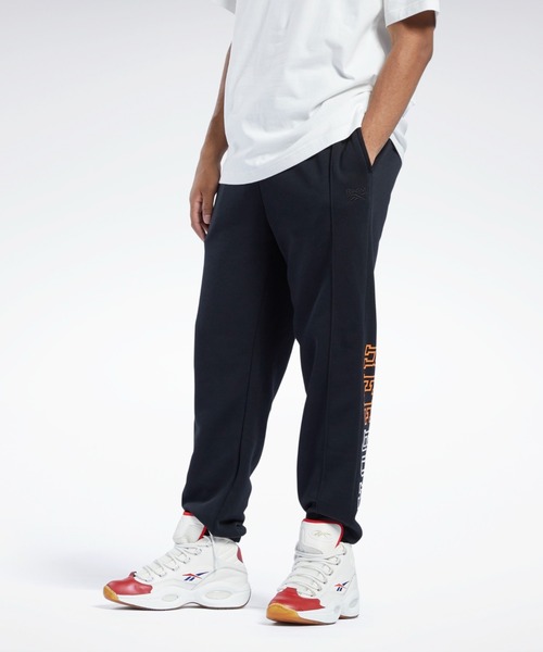 Reebok（リーボック）の「クラシックス バスケットボール スウェット パンツ / Classics Basketball Sweat Pants（スウェットパンツ・メンズ・ヘザーグレー/ブラック・SMALL/MEDIUM/LARGE/XXX-LARGE/XX-LARGE/X-LARGE）」の2枚目の写真