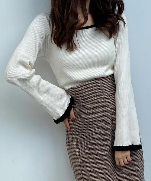 INGNI（イング）の「配色リブフリルスクエアネック／ニット（ニット/セーター・レディース・ブラック系その他2/ピンク系その他3/アイボリー系3/パープル系3・M）」の2枚目の写真