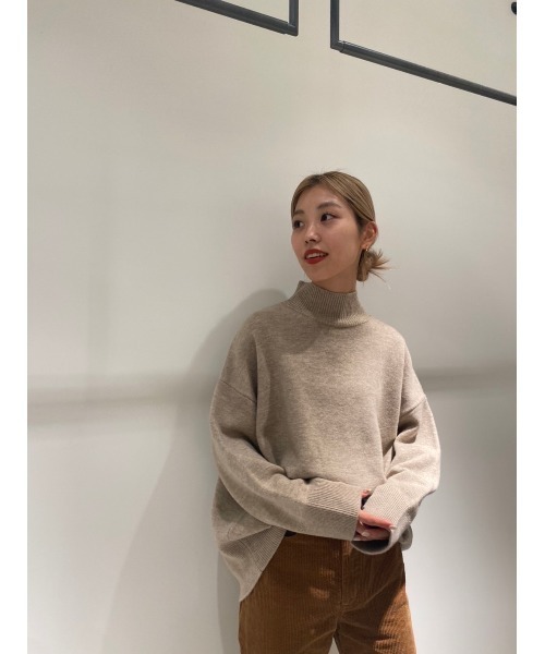 BLACK BY MOUSSY(ブラックバイマウジー)の「trinity back round tops(トリニティバックラウンドトップス)(ニット/セーター・レディース・ブラック/ベージュ/グレー/レッド・FREE)」の11枚目の写真