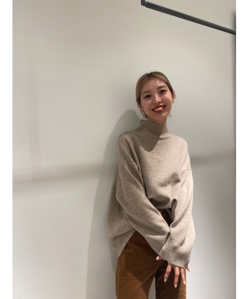 BLACK BY MOUSSY(ブラックバイマウジー)の「trinity back round tops(トリニティバックラウンドトップス)(ニット/セーター・レディース・ブラック/ベージュ/グレー/レッド・FREE)」の12枚目の写真