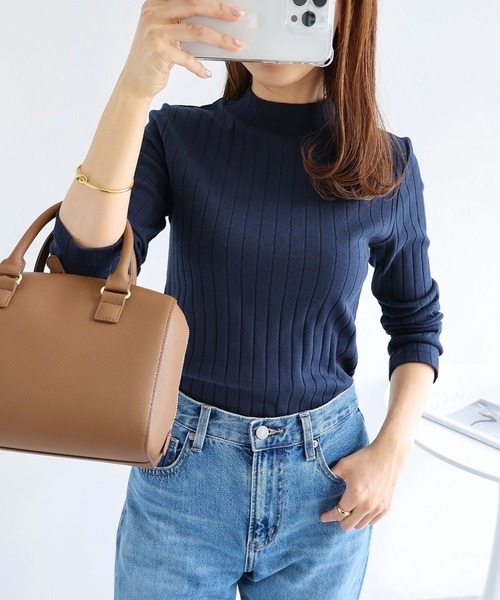 andme(アンドミー)の「コットン長袖ワイドリブモックネックTシャツ(Tシャツ/カットソー・レディース・チャコールグレー/ブラック/ブラウン/オフホワイト/グリーン/ブラウン系その他/ライトグリーン/ネイビー・M/L)」の8枚目の写真