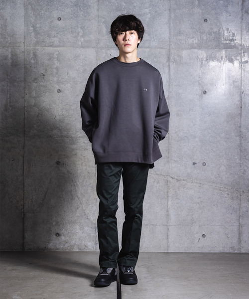 NIDO（ニド）の「ダンボールクルートレーナー（スウェット・メンズ・チャコールグレー/グレイッシュベージュ・M/L）」の11枚目の写真