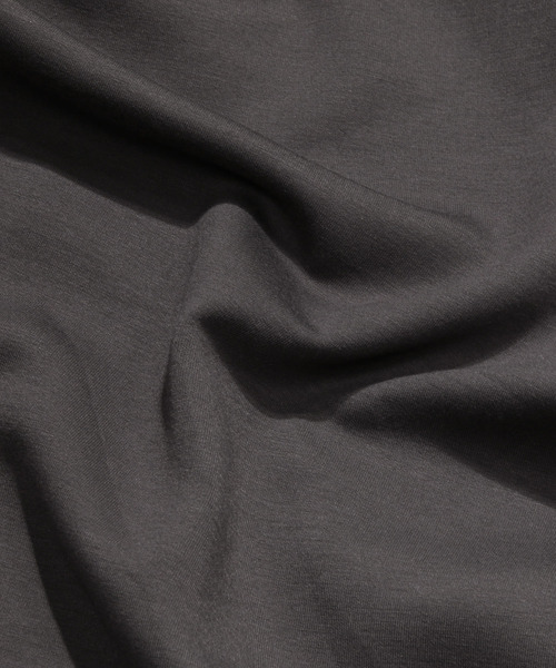 NIDO（ニド）の「ダンボールクルートレーナー（スウェット・メンズ・チャコールグレー/グレイッシュベージュ・M/L）」の17枚目の写真