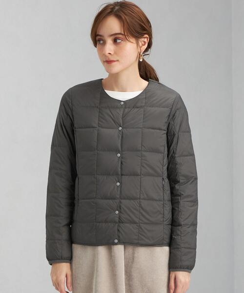 TAION(タイオン)の「<TAION (タイオン)> クルーネック ボタン インナー ダウン(ダウンジャケット/コート・レディース・ブラック/オリーブ/ダークグレー・S/M)」の4枚目の写真