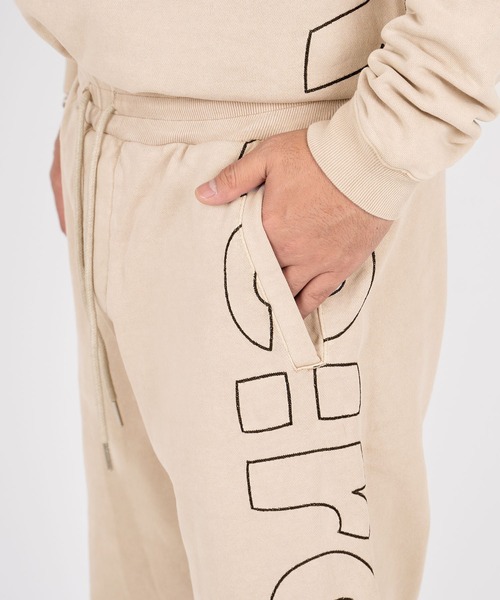 #Re:room（リルーム）の「ビッグロゴチェーンステッチスウェットパンツ（スウェットパンツ・メンズ・オフホワイト/ベージュ/イエロー/ライトブラック・SMALL/MEDIUM）」の13枚目の写真