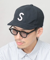 Basiquenti（ベーシックエンティ）の「選べる2素材 S ロゴワッペン ツイル  ショートブリム アンパイアキャップ（キャップ）」