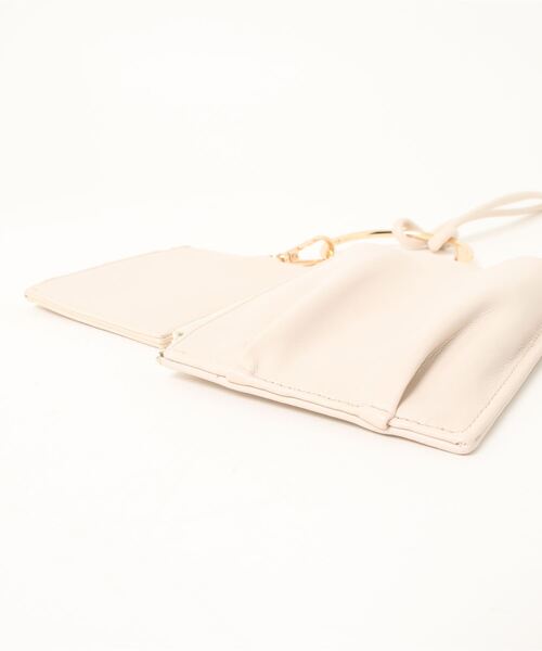 natural couture(ナチュラルクチュール)の「マルチリングスマホショルダー(ショルダーバッグ・レディース・ブラック/イエロー/アイボリー・FREE)」の6枚目の写真