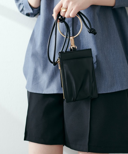 natural couture(ナチュラルクチュール)の「マルチリングスマホショルダー(ショルダーバッグ・レディース・ブラック/イエロー/アイボリー・FREE)」の12枚目の写真