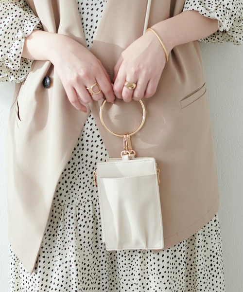 natural couture(ナチュラルクチュール)の「マルチリングスマホショルダー(ショルダーバッグ・レディース・ブラック/イエロー/アイボリー・FREE)」の10枚目の写真