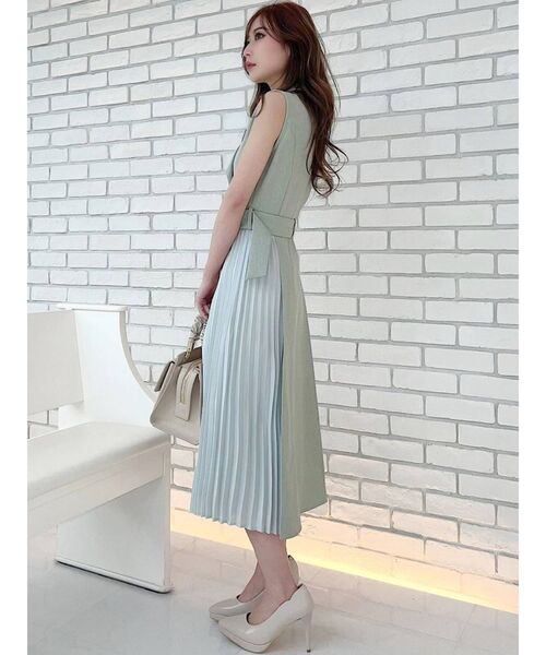 RESEXXY（リゼクシー）の「ノースリサイドプリーツワンピース（ワンピース・レディース・ブラック/ベージュ/ミント・FREE）」の16枚目の写真