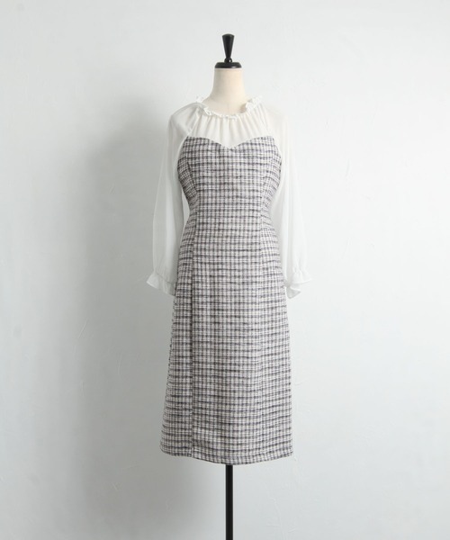 tocco closet(トッコ クローゼット)の「レイヤード風プチフリルネックキャンディースリーブ切替ツイードワンピース(ワンピース・レディース・ネイビー/オフホワイト・M)」の13枚目の写真