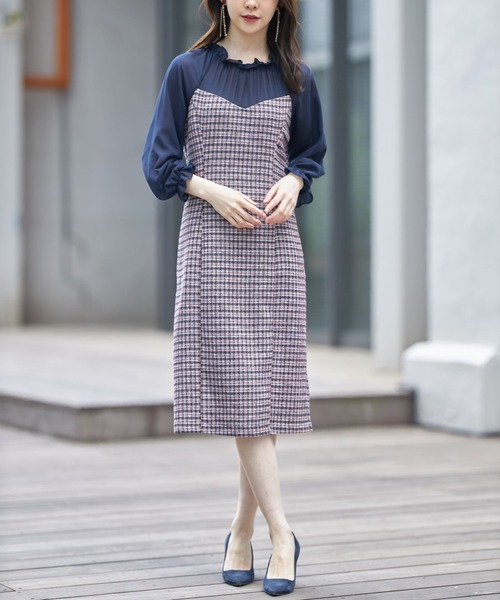 tocco closet(トッコ クローゼット)の「レイヤード風プチフリルネックキャンディースリーブ切替ツイードワンピース(ワンピース・レディース・ネイビー/オフホワイト・M)」の21枚目の写真
