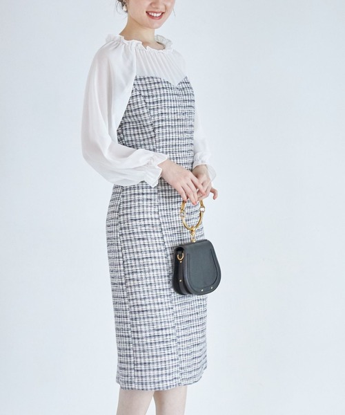 tocco closet(トッコ クローゼット)の「レイヤード風プチフリルネックキャンディースリーブ切替ツイードワンピース(ワンピース・レディース・ネイビー/オフホワイト・M)」の6枚目の写真