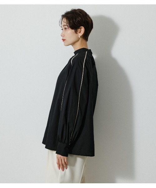 AZUL by moussy（アズールバイマウジー）の「PIPING DESIGN BLOUSE/パイピングデザインブラウス（シャツ/ブラウス・レディース・オフホワイト/ブラック・MEDIUM/SMALL）」の20枚目の写真