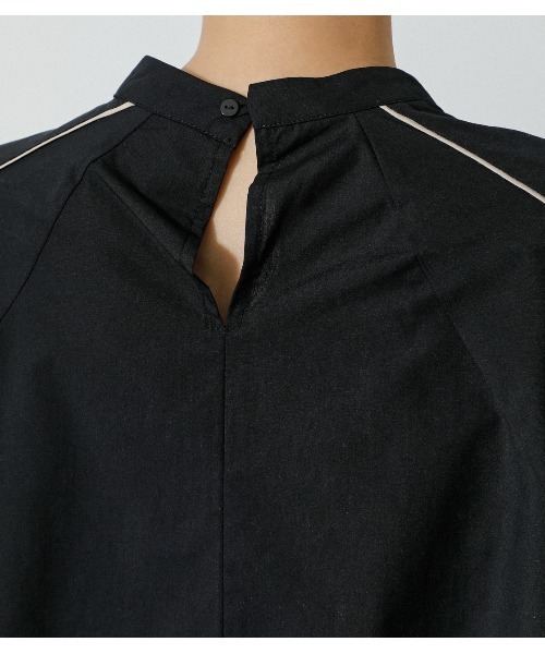 AZUL by moussy（アズールバイマウジー）の「PIPING DESIGN BLOUSE/パイピングデザインブラウス（シャツ/ブラウス・レディース・オフホワイト/ブラック・MEDIUM/SMALL）」の8枚目の写真