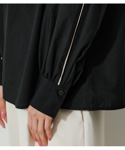 AZUL by moussy（アズールバイマウジー）の「PIPING DESIGN BLOUSE/パイピングデザインブラウス（シャツ/ブラウス・レディース・オフホワイト/ブラック・MEDIUM/SMALL）」の17枚目の写真