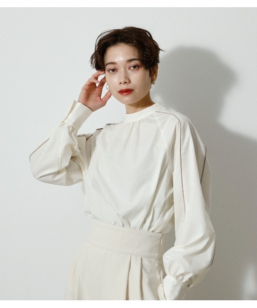 AZUL by moussy（アズールバイマウジー）の「PIPING DESIGN BLOUSE/パイピングデザインブラウス（シャツ/ブラウス・レディース・オフホワイト/ブラック・MEDIUM/SMALL）」の18枚目の写真