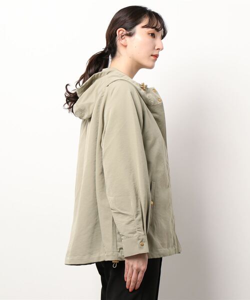 Samansa Mos2 blue(サマンサモスモスブルー)の「裾フレアマウンテンパーカー(マウンテンパーカー・レディース・イエロー/オフホワイト/カーキ・フリ-)」の4枚目の写真