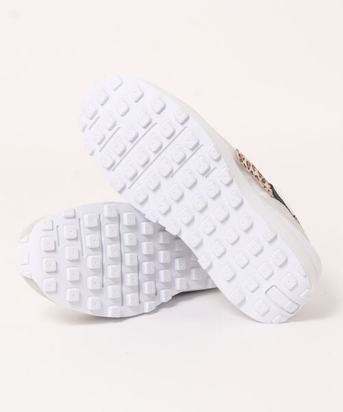 NIKE（ナイキ）の「【NIKE】DJ9776-100 WAFFLE ONE SE（スニーカー・レディース・ホワイト・23cm/23.5cm/24cm/24.5cm）」の3枚目の写真