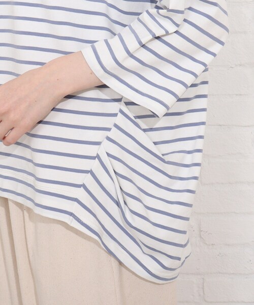 SHOO・LA・RUE(シューラルー)の「◆【SUPIMAコットン】脇タックデザインプルオーバー(Tシャツ/カットソー・レディース・ホワイト系/ブラック/サンドベージュ/ピンク系/ダークブラウン系2/ブルー系2・04/02/03)」の12枚目の写真