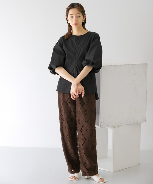 KBF（ケイビーエフ）の「タックボリュームスリーブブラウス（シャツ/ブラウス・レディース・ブラック/オフホワイト/グリーン・ONE）」の6枚目の写真