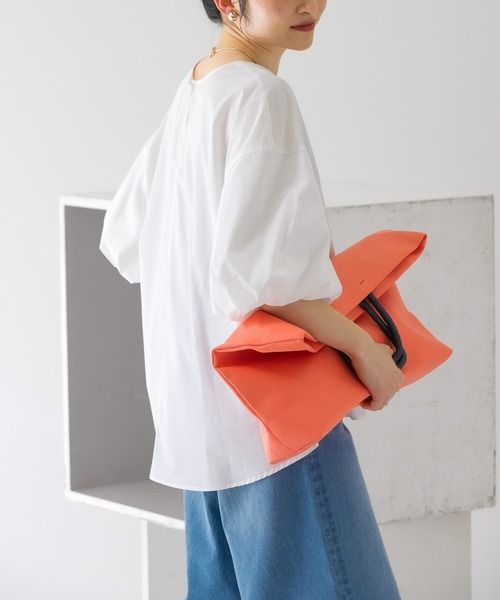 KBF（ケイビーエフ）の「タックボリュームスリーブブラウス（シャツ/ブラウス・レディース・ブラック/オフホワイト/グリーン・ONE）」の7枚目の写真