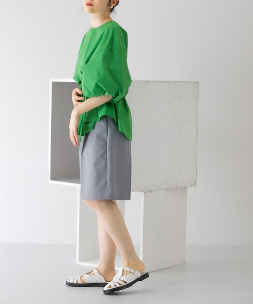 KBF（ケイビーエフ）の「タックボリュームスリーブブラウス（シャツ/ブラウス・レディース・ブラック/オフホワイト/グリーン・ONE）」の4枚目の写真