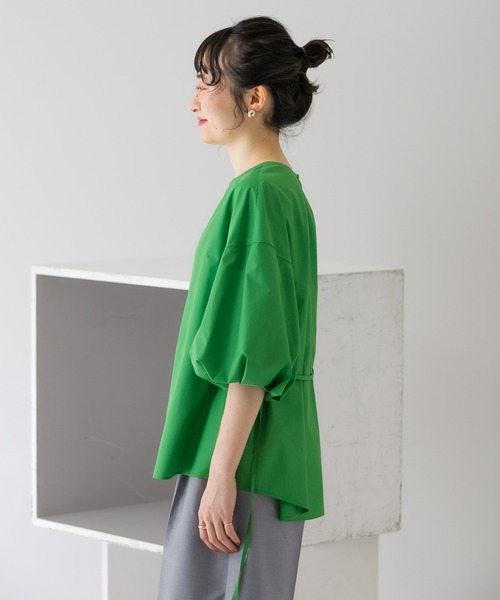 KBF（ケイビーエフ）の「タックボリュームスリーブブラウス（シャツ/ブラウス・レディース・ブラック/オフホワイト/グリーン・ONE）」の9枚目の写真