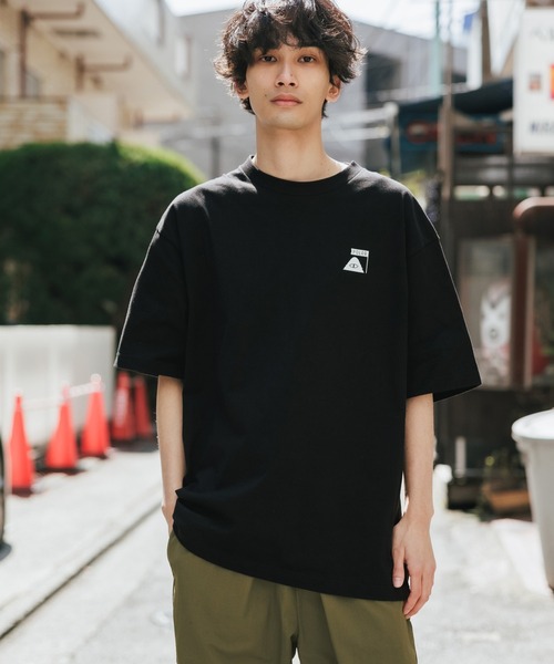 POLeR OUTDOOR STUFF（ポーラーアウトドアスタッフ）の「POLER/ポーラー SUMMIT RELAX FIT TEE 半袖Tシャツ（Tシャツ/カットソー・メンズ・ホワイト/ブラック/ベージュ・L/M/XL）」の3枚目の写真