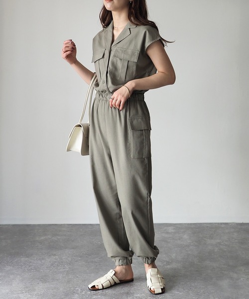 Riberry(リベリー)の「リネン混カーゴポケットジャンプスーツ(つなぎ/オールインワン・レディース・チャコールグレー/ブラック/ベージュ/カーキ・MEDIUM)」の19枚目の写真