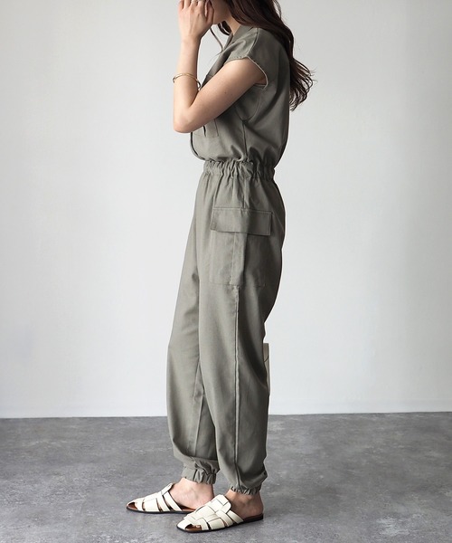 Riberry(リベリー)の「リネン混カーゴポケットジャンプスーツ(つなぎ/オールインワン・レディース・チャコールグレー/ブラック/ベージュ/カーキ・MEDIUM)」の20枚目の写真