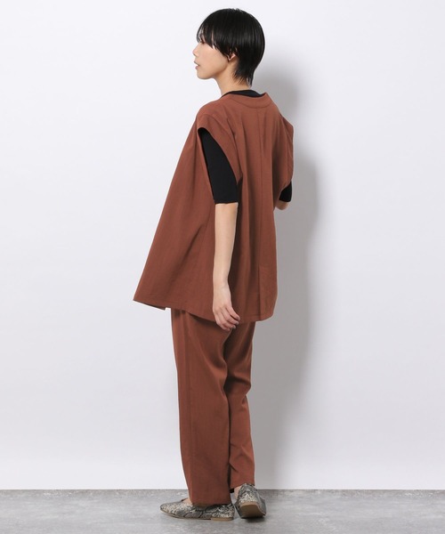 LAKOLE（ラコレ）の「ストレッチスラブミドルジレ[セットアップ対応] / 273137（ベスト・レディース・ブラック/ブラウン/ベージュ・SMALL/MEDIUM）」の15枚目の写真