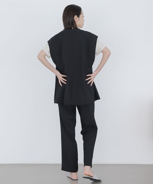 LAKOLE（ラコレ）の「ストレッチスラブミドルジレ[セットアップ対応] / 273137（ベスト・レディース・ブラック/ブラウン/ベージュ・SMALL/MEDIUM）」の5枚目の写真