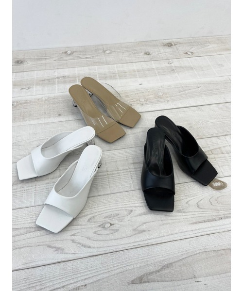 ENVYM（アンビー）の「スクエアトゥーヒールサンダル（サンダル・レディース・ホワイト/ブラック/ベージュ・23.5cm/24.5cm/22.5cm）」の4枚目の写真