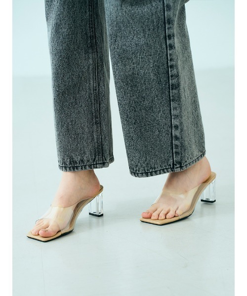 ENVYM（アンビー）の「スクエアトゥーヒールサンダル（サンダル・レディース・ホワイト/ブラック/ベージュ・23.5cm/24.5cm/22.5cm）」の7枚目の写真