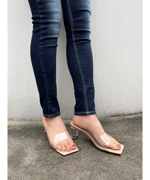 ENVYM（アンビー）の「スクエアトゥーヒールサンダル（サンダル・レディース・ホワイト/ブラック/ベージュ・23.5cm/24.5cm/22.5cm）」の10枚目の写真