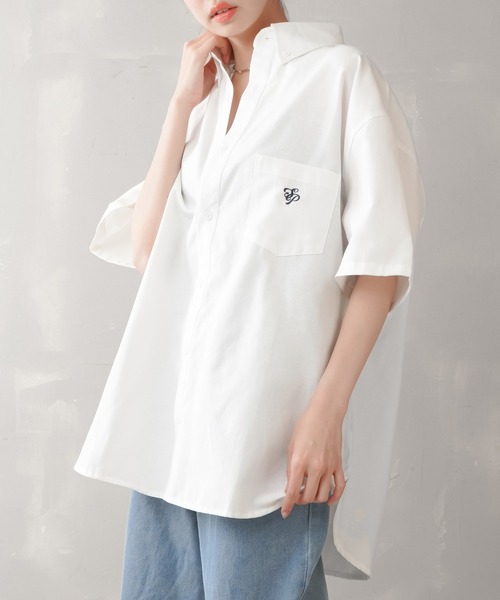 SPINNS（スピンズ）の「【ゆるシルエット】ワンポイント刺繍 オーバーサイズシャツ（シャツ/ブラウス・レディース・ピンク/オフホワイト/グリーン/ブルー・ONESIZE）」の5枚目の写真