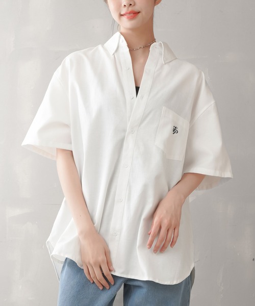 SPINNS（スピンズ）の「【ゆるシルエット】ワンポイント刺繍 オーバーサイズシャツ（シャツ/ブラウス・レディース・ピンク/オフホワイト/グリーン/ブルー・ONESIZE）」の7枚目の写真