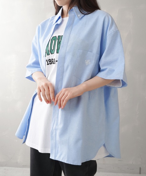 SPINNS（スピンズ）の「【ゆるシルエット】ワンポイント刺繍 オーバーサイズシャツ（シャツ/ブラウス・レディース・ピンク/オフホワイト/グリーン/ブルー・ONESIZE）」の9枚目の写真