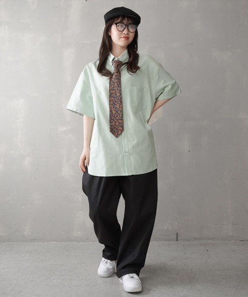 SPINNS（スピンズ）の「【ゆるシルエット】ワンポイント刺繍 オーバーサイズシャツ（シャツ/ブラウス・レディース・ピンク/オフホワイト/グリーン/ブルー・ONESIZE）」の18枚目の写真