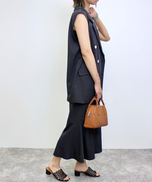 MLI'A(エムリア)の「金ボタンジレ(セットアップ対応)(ベスト・レディース・ブラック/ネイビー/アイボリー/ライトブラウン・M)」の10枚目の写真