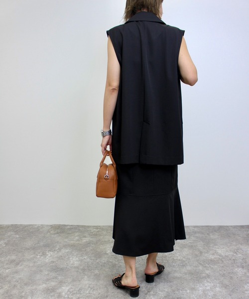 MLI'A(エムリア)の「金ボタンジレ(セットアップ対応)(ベスト・レディース・ブラック/ネイビー/アイボリー/ライトブラウン・M)」の14枚目の写真