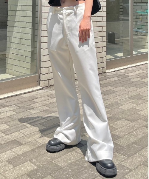 Chikashitsu +(チカシツプラス)の「【Chikashitsu + ORIGINAL/チカシツプラス オリジナル】full length flare slacks/フルレングス フレア スラックス シンプル パンツ(スラックス・メンズ・ホワイト/ブラック・S/M)」の5枚目の写真