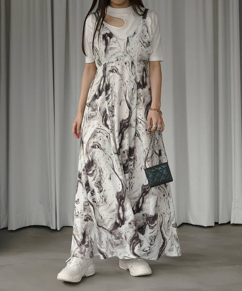 Ezick（エジック）の「コンマカットネックTEE（Tシャツ/カットソー・レディース・ライトホワイト/ブラック/グリーン・FREE）」の6枚目の写真