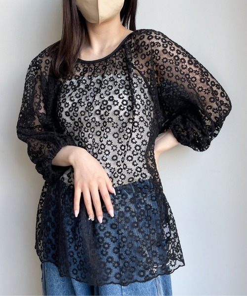 CPCM（シーピーシーエム）の「花柄チュールレースプルオーバー（シャツ/ブラウス・レディース・ブラック/アイボリー/ピンクベージュ・FREE）」の2枚目の写真