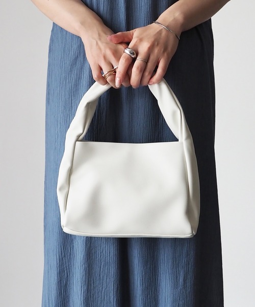 Riberry（リベリー）の「ツイストワンハンドルスクエアバッグ（ハンドバッグ・レディース・ホワイト/ブラック/ピンク/イエロー/グリーン・FREE）」の10枚目の写真