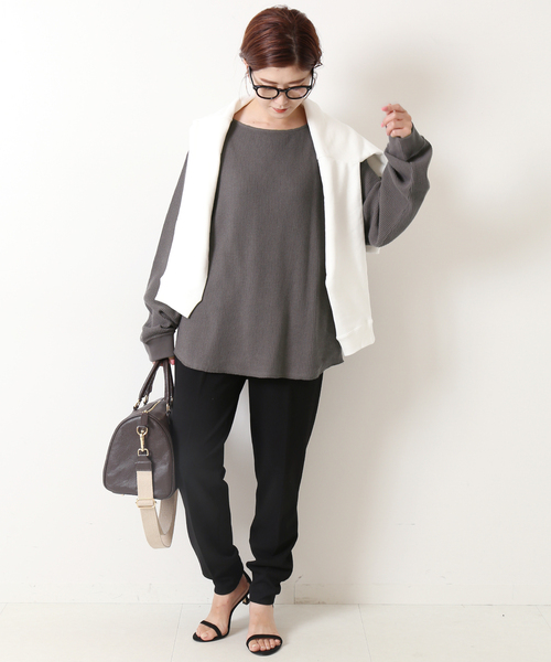 Spick & Span（スピックアンドスパン）の「ルーズワッフルロンTEE（Tシャツ/カットソー・レディース・ホワイト/チャコールグレー/ベージュ・FREE）」の16枚目の写真