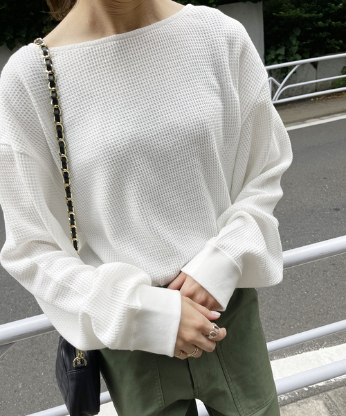 Spick & Span（スピックアンドスパン）の「ルーズワッフルロンTEE（Tシャツ/カットソー・レディース・ホワイト/チャコールグレー/ベージュ・FREE）」の12枚目の写真