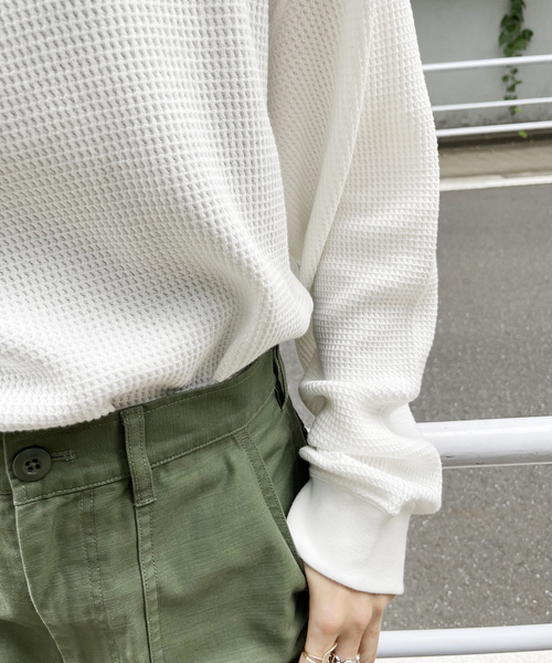 Spick & Span（スピックアンドスパン）の「ルーズワッフルロンTEE（Tシャツ/カットソー・レディース・ホワイト/チャコールグレー/ベージュ・FREE）」の6枚目の写真