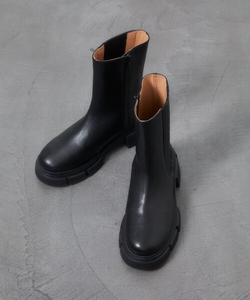 Firsthand（ファーストハンド）の「ATELIER BRUGGE/アトリエブルージュ レザー サイドゴア ショートブーツ（ブーツ・レディース・ブラック・S/M/L）」の3枚目の写真